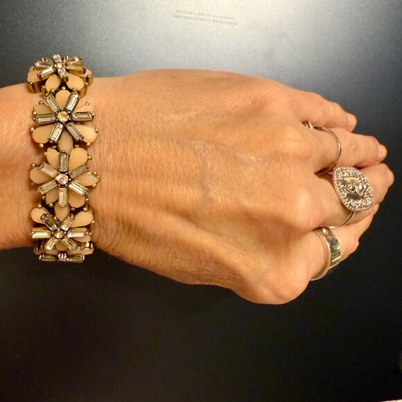 J.Crew Light Pink Floral Crystal Beaded Stretch Bracelet - Picture 3 of 8